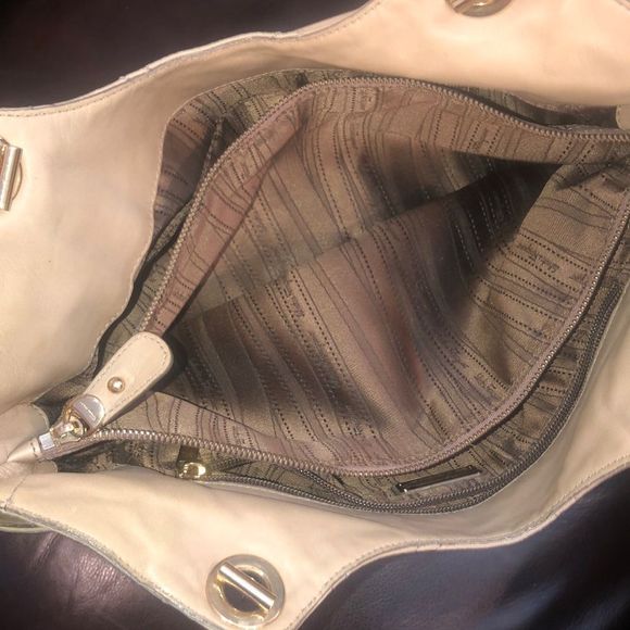 SALVATORE FERRAGAMO Gancini Embroidered Leather Betulla Side Pocket Shoulder Bag - Picture 15 of 17